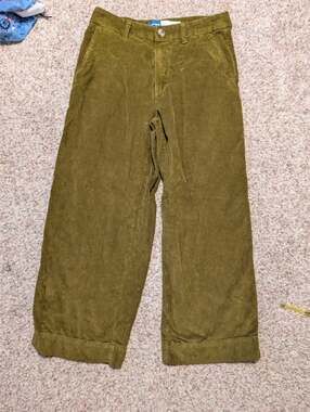 Old navy Woman's Olive Green Courdory, Hi Rise, Wide Leg Jeans/Pants 12 Petite